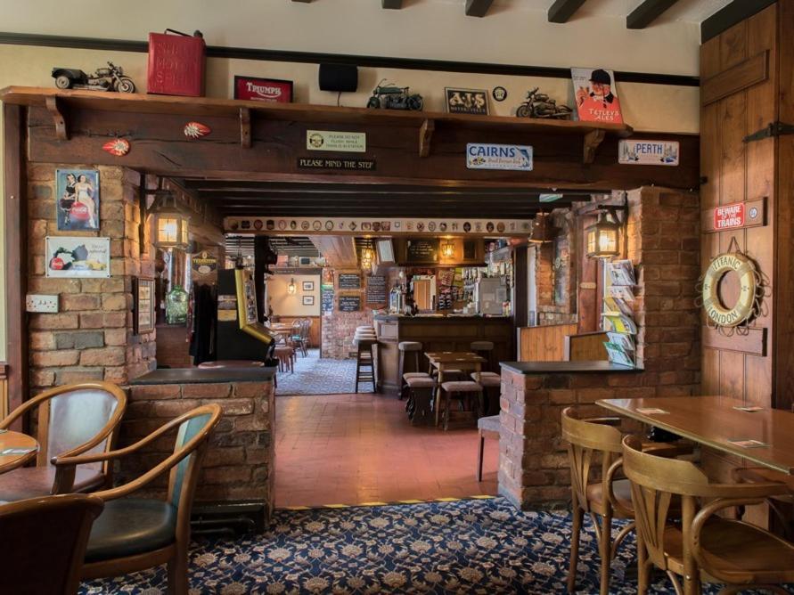 The Olde Peculiar Hotel Rugeley Ngoại thất bức ảnh